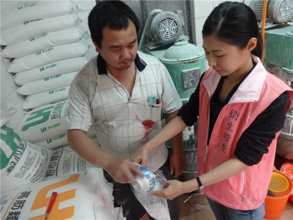 食藥署抽驗潤餅皮 一成添加工業用漂白劑(吊白塊)