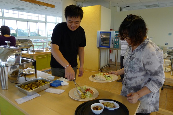 推動綠色食育，學生觀念和校園制度改革缺一不可