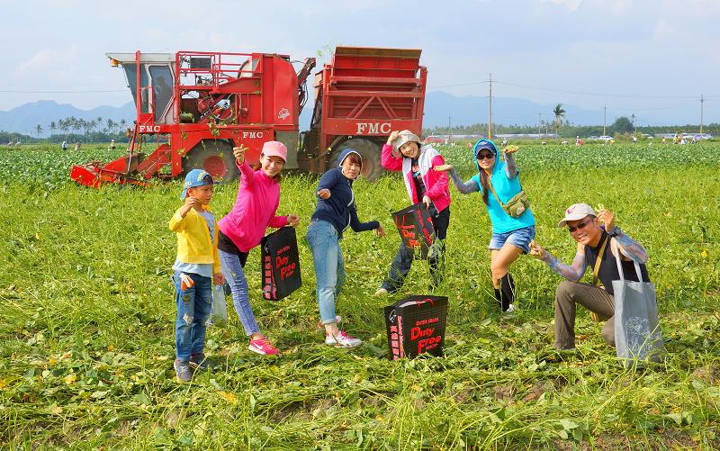 為了凸顯毛豆的特殊價值，今年4月為美濃、旗山、里港地區首屆「毛豆節」，未來每年11月固定舉辦，希望更多台灣人能夠認識毛豆產業的重要性。