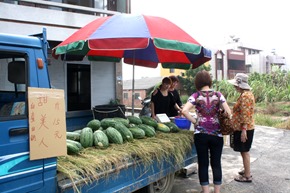 美術館讓當地居民有機會賺外快