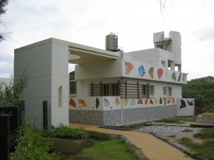 竹南紫斑蝶生態教室由國軍廢棄哨所改建,於民國96年4月21日啟用。(圖/汪文豪攝)