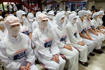 開幕式,神情緊張的選手們 開幕式,神情緊張的選手們