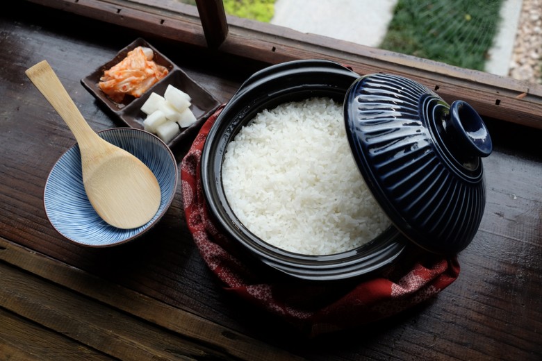 樂埔町使用日本銀峯的菊花炊飯鍋，烹煮協和碾米廠的冠軍米台梗二號，每鍋米飯需經30-40分鐘的炊煮。