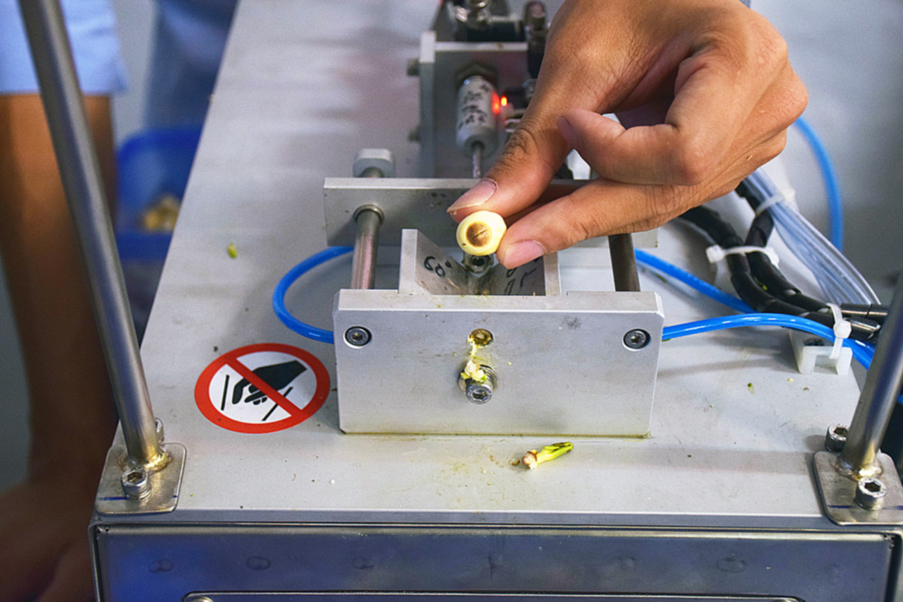 農糧署發表半自動蓮子脫粒 去芯機農民 自己剝還比較快 上下游news Market 農糧署發表半自動蓮子脫粒 去芯機農民 自己剝還比較快 上下游news Market