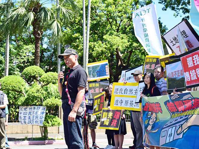 Fasiyaw Dawa（鍾錦榮）從台東千里迢迢來到台北，就希望政府真正重視原住民族的權益。（圖／潘子祁攝）