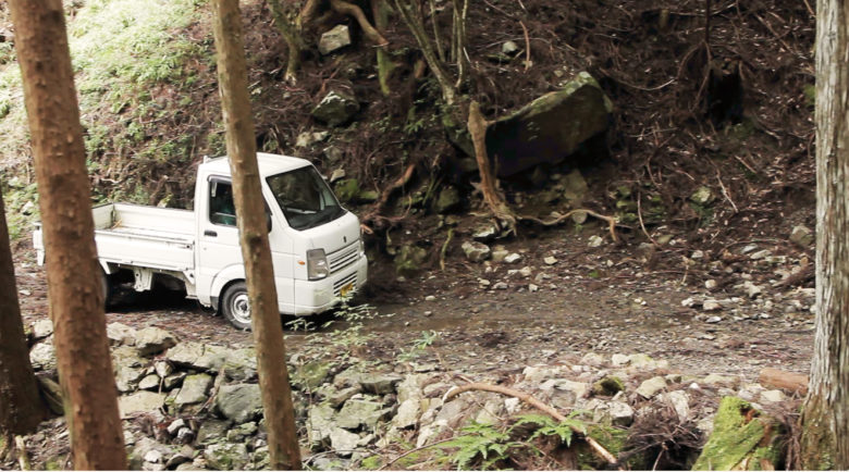 駕車經過水洗處