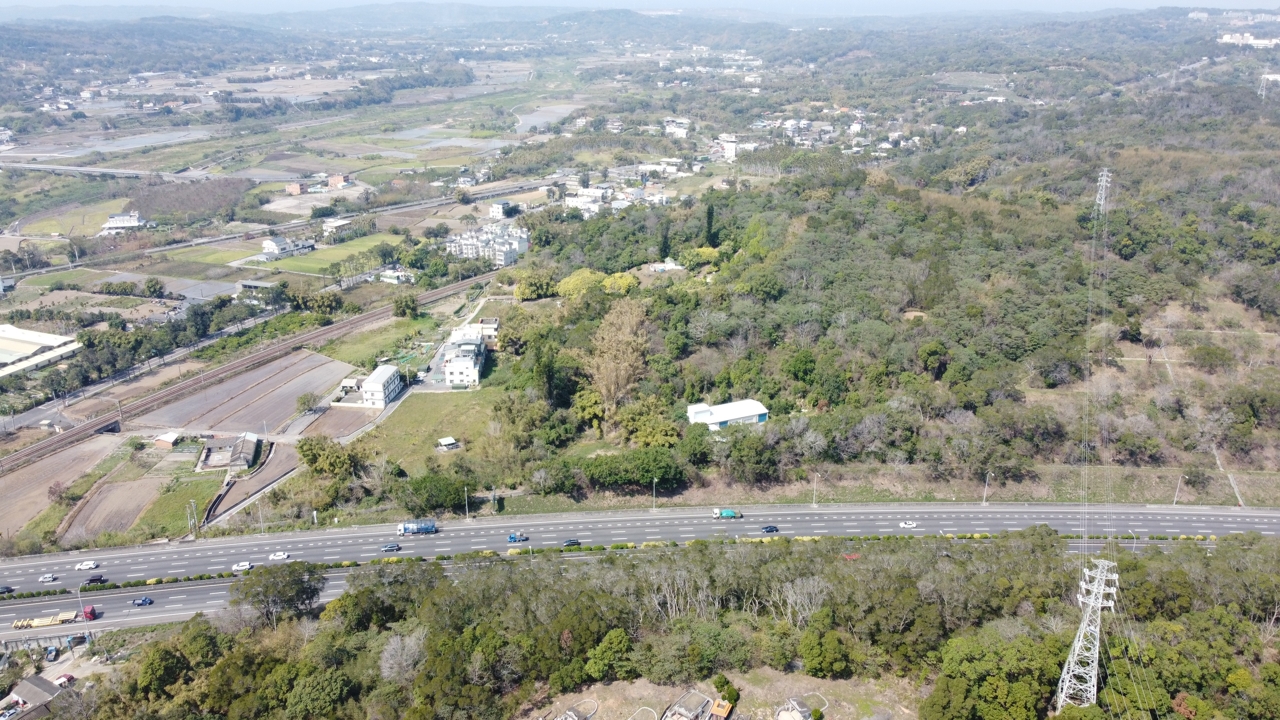 Re: [新聞] 太陽能廠商鏟山頭破壞森林 石頭營論壇聯