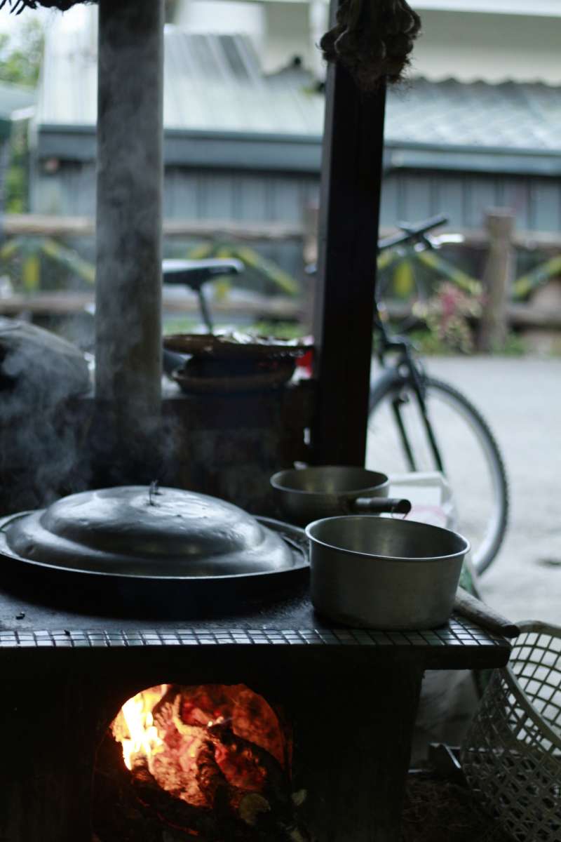 大灶旺火煮地瓜稀飯(攝影/許育銀)