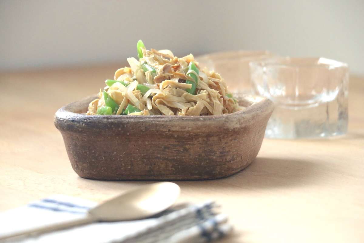 涼拌煙燻豆皮調味相對較重，很能激起食慾(攝影/徐銘志)